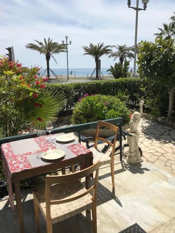 91 Promenade Des Anglais Le Stellamar Nice Buitenkant foto